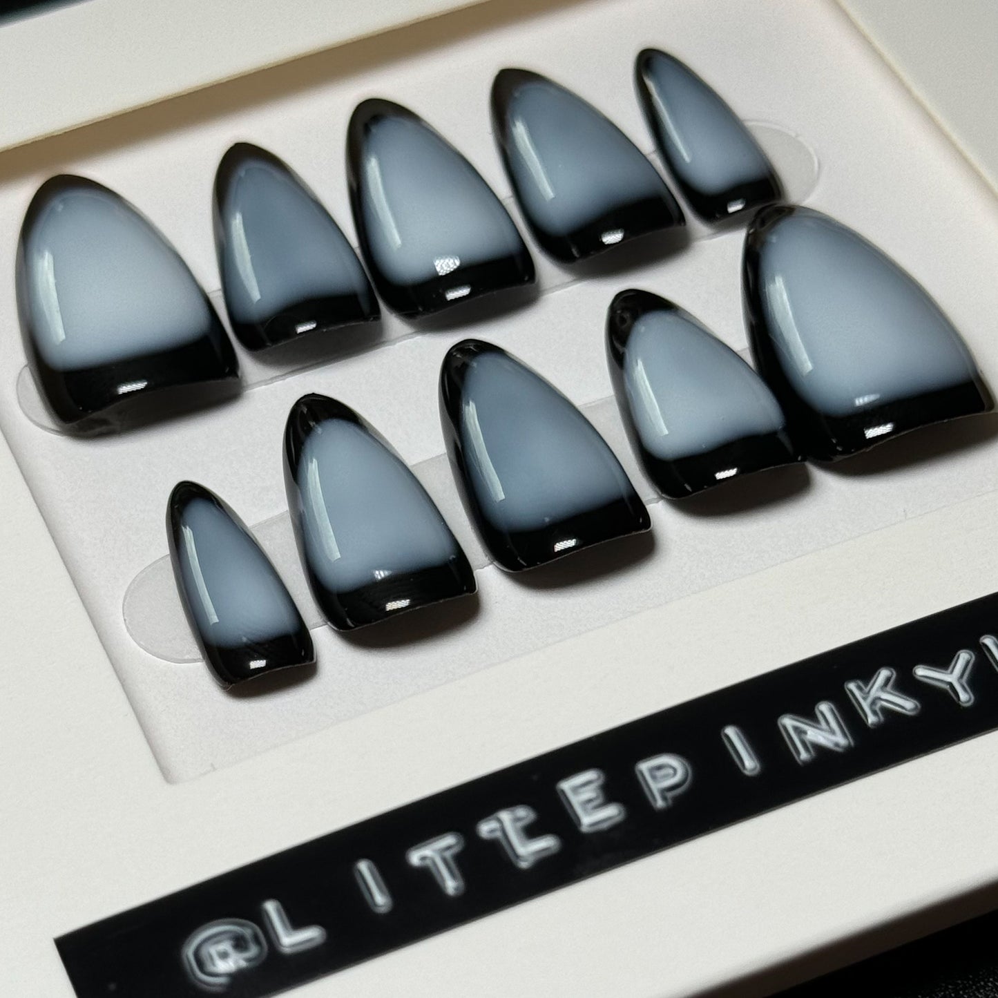 October (Jelly Black Aura)